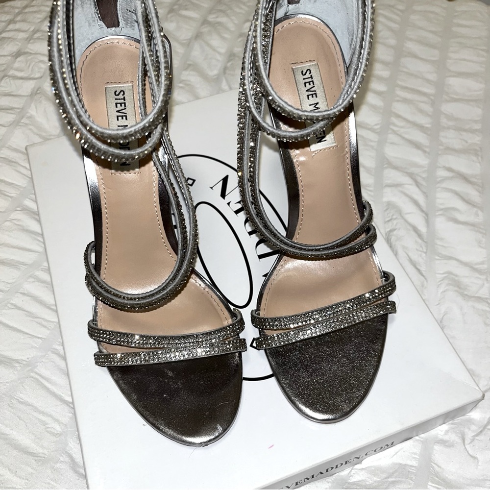 STEVE MADDEN STRAPPY HEELS